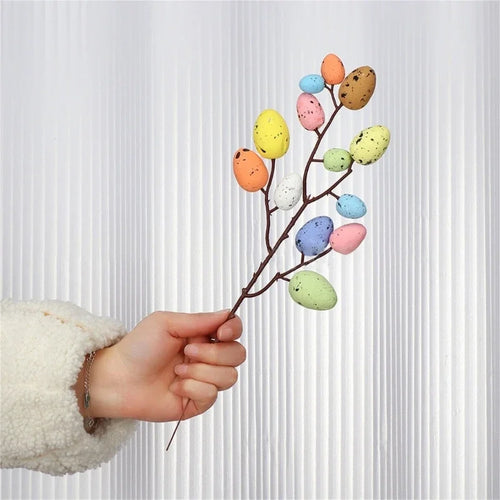 Easter decorations with branches and colourful eggs 2025 - vue 4 sur 16
