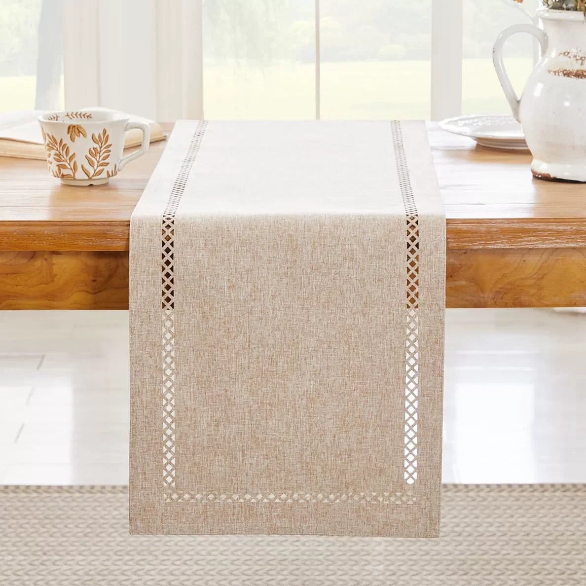 Boho style openwork linen table runner - vue 13 sur 13