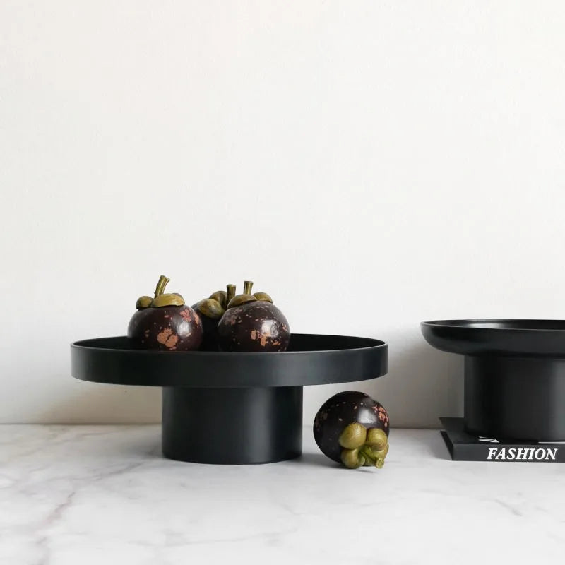 Round decorative storage tray for fruit and cosmetics