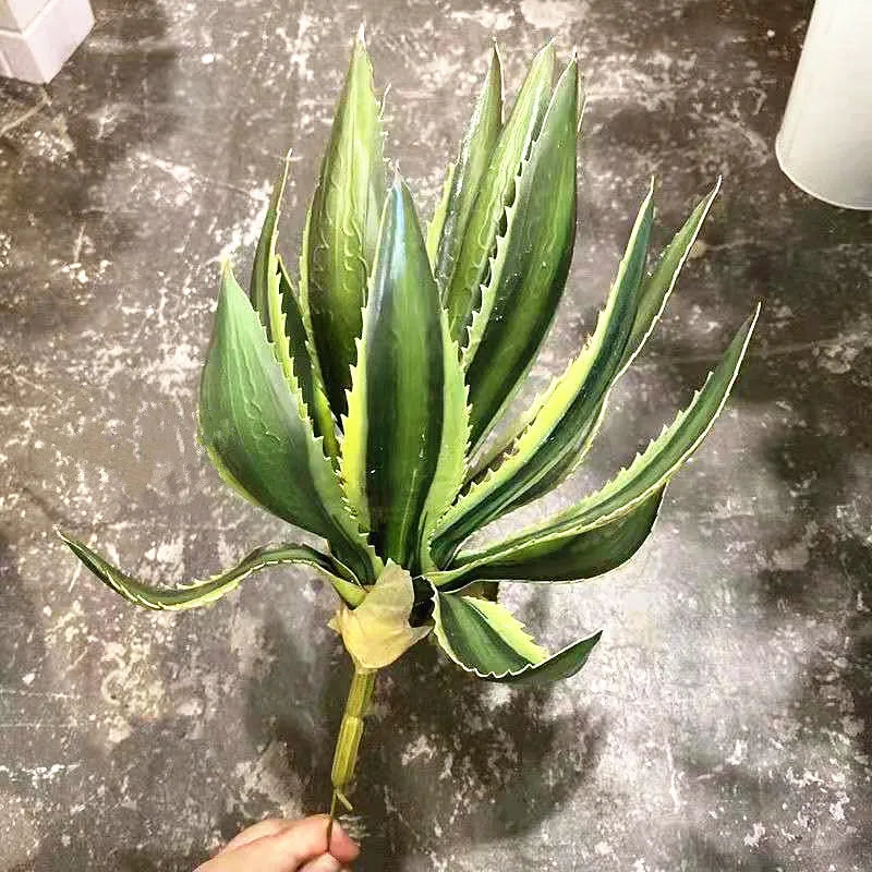 Artificial aloe vera succulents for indoor and outdoor decoration - vue 3 sur 8