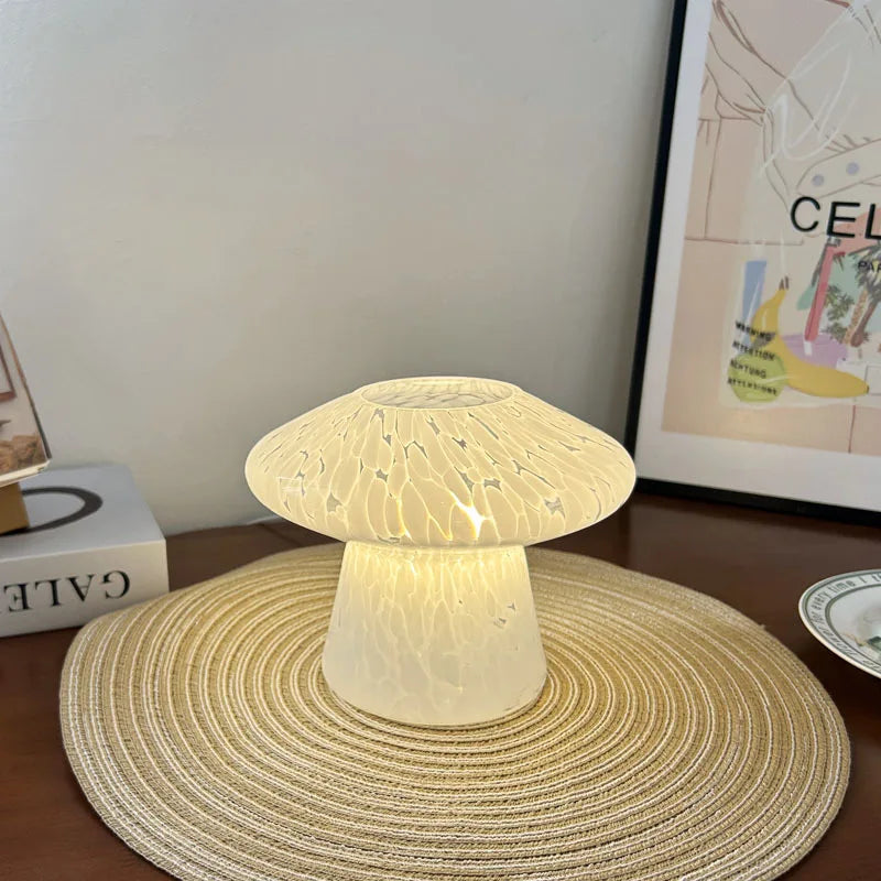 lampe de chevet led créative soucoupe volante avec intensité variable - vue 3 sur 8