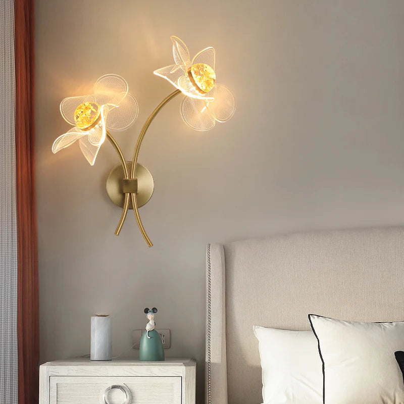 Flower wall light for soft and decorative lighting