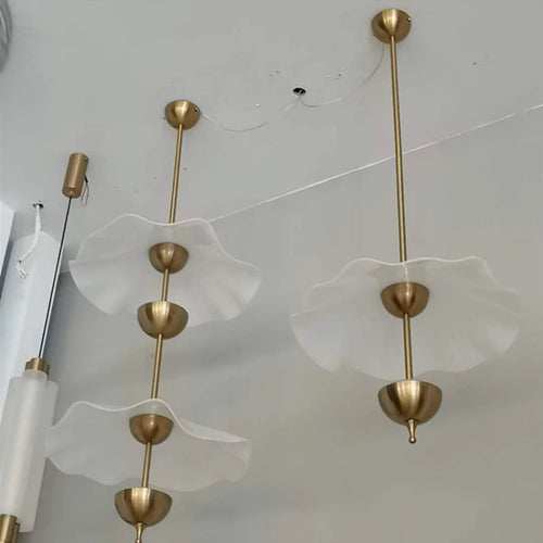 Gold metal lotus design art deco pendant light - vue 4 sur 10