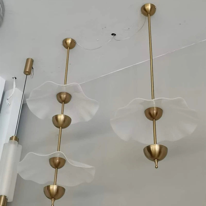 Gold metal lotus design art deco pendant light - vue 3 sur 10