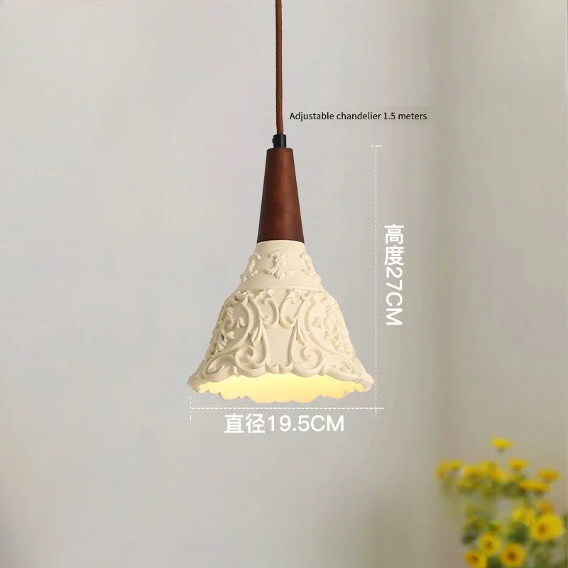 Decorative antique-style engraved resin retro chandelier - vue 12 sur 14
