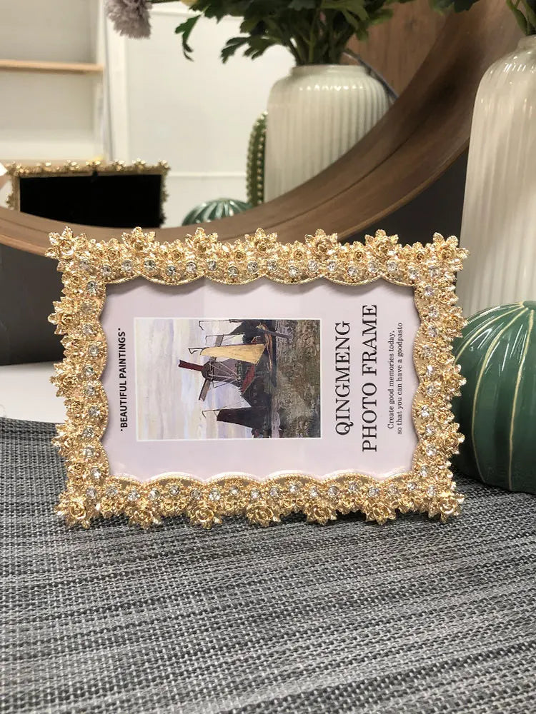 Gold metal photo frames nordic style for home decoration - vue 3 sur 9