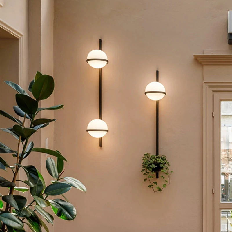 Modern art deco wall light in acrylic with 3 adjustable brightness levels