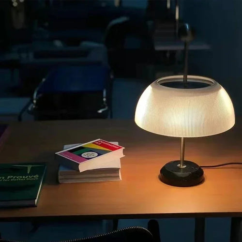 Elegant Italian retro desk lamp for modern interiors - vue 5 sur 8