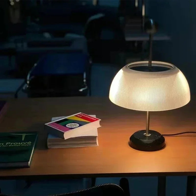 Elegant Italian retro desk lamp for modern interiors - vue 5 sur 8