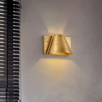 American retro wall light for elegant and warm lighting