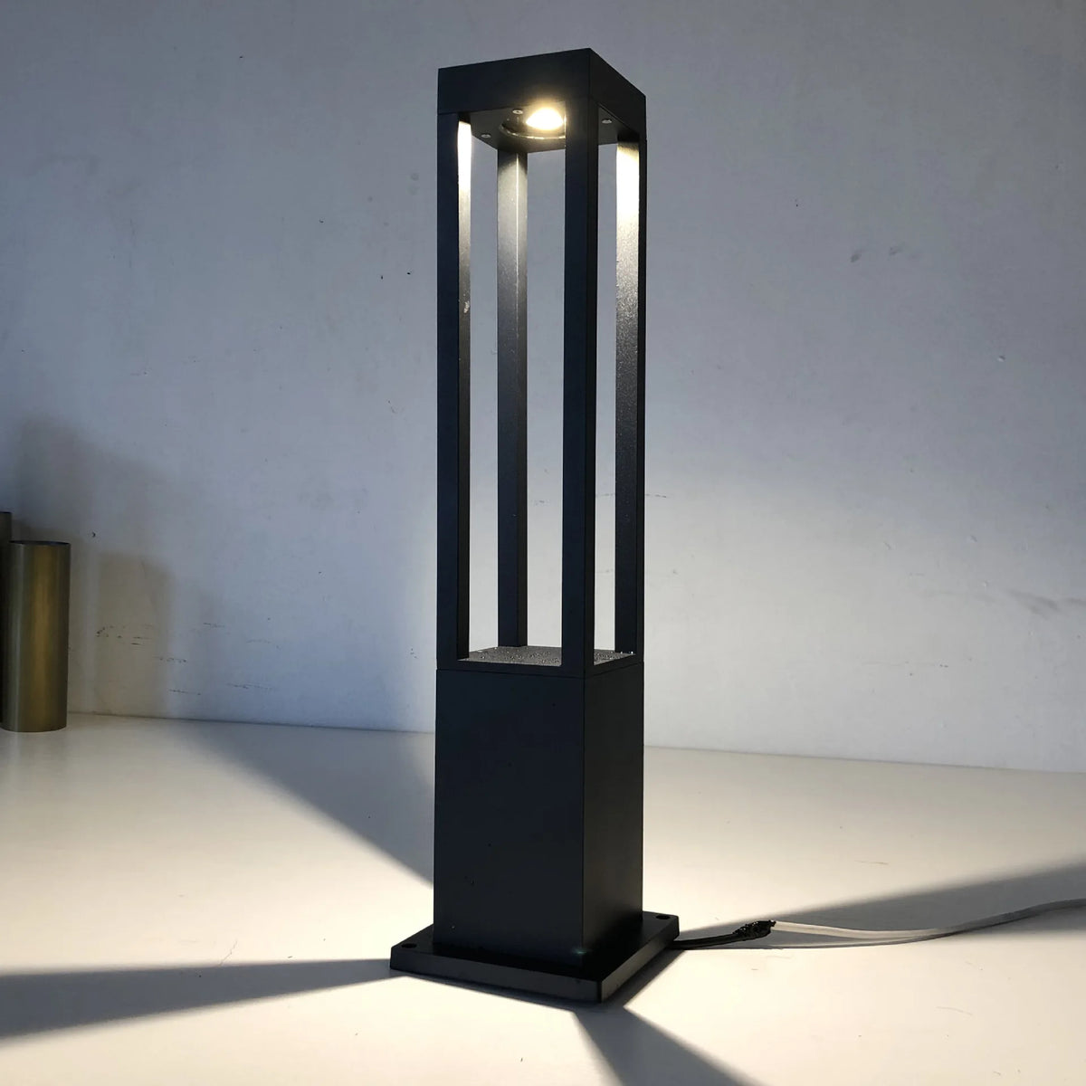 Simple outdoor LED lamp for garden and landscape lighting - vue 5 sur 23