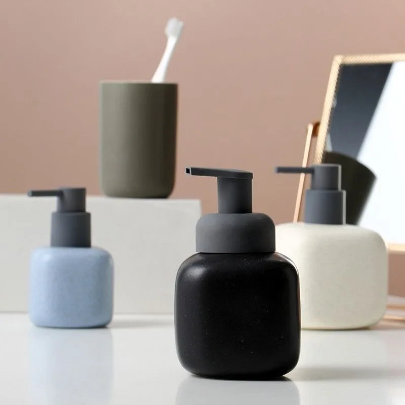 ceramic bottle for portable soap and shower gel - vue 4 sur 21