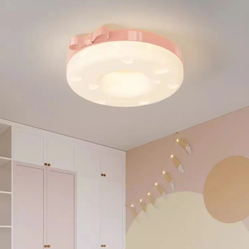 Cheese-shaped ceiling light for baby girl's nursery - vue 4 sur 8