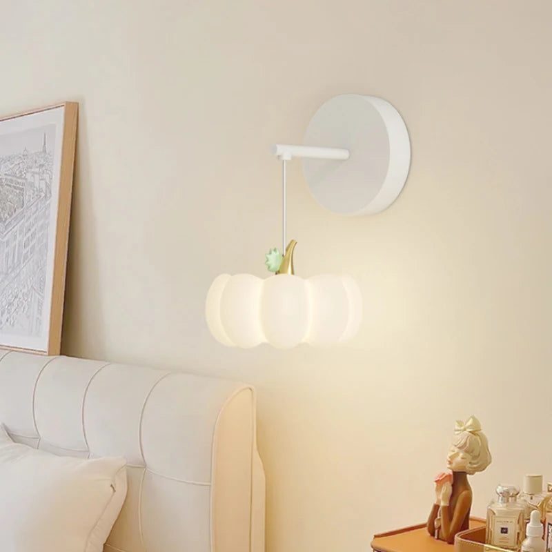 Pumpkin wall light for a warm and modern children's room