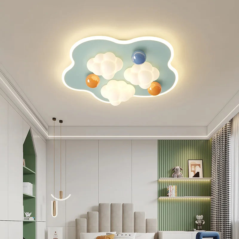 Cream cloud ceiling light for a modern and cosy children's room - vue 3 sur 10