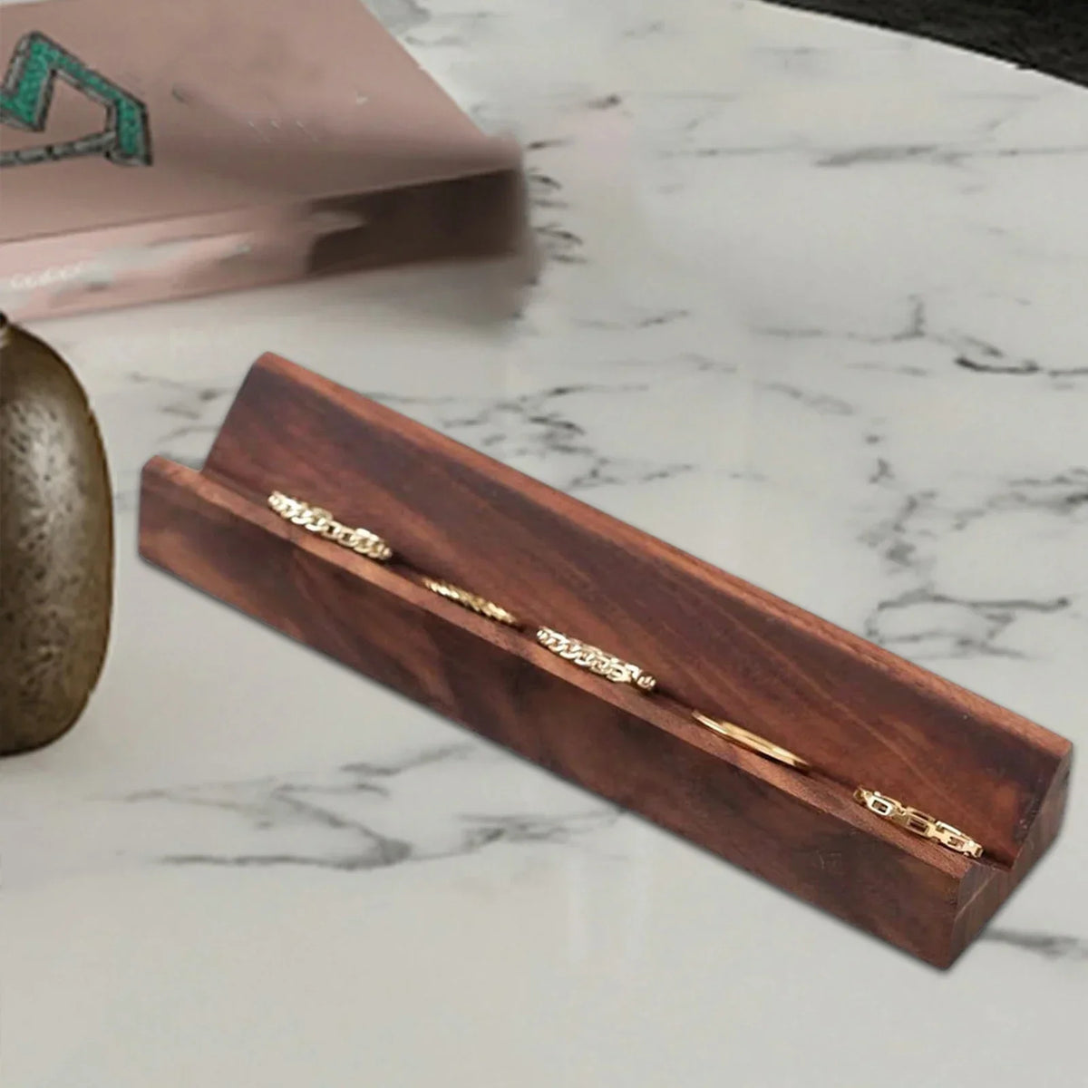 vintage wooden ring display for jewelry - vue 3 sur 9