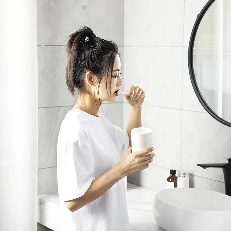 Wall-mounted organiser for toothbrushes and cup - vue 4 sur 8
