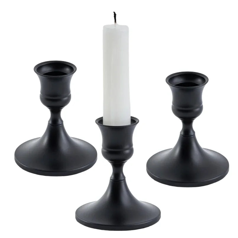 Set of three gold brass candle holders for weddings and dinners - vue 17 sur 18