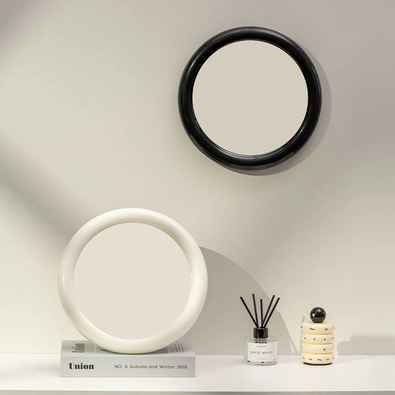Simple and elegant nordic round makeup mirror - vue 4 sur 11