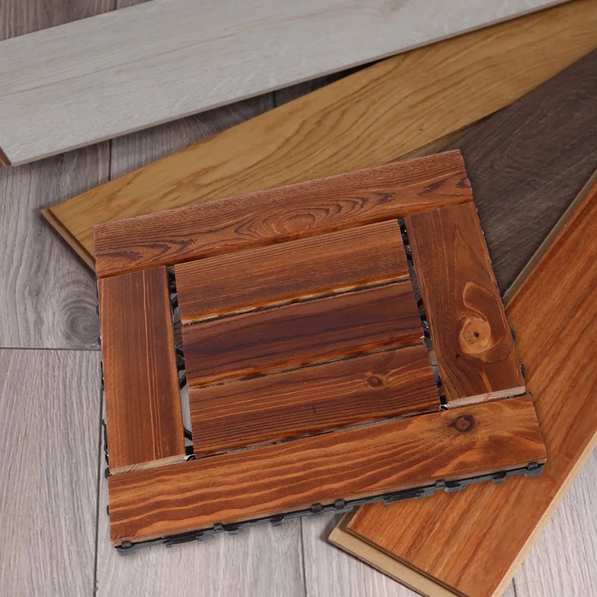 Ultra-resistant interlocking wooden deck tiles 30x30x1.5cm