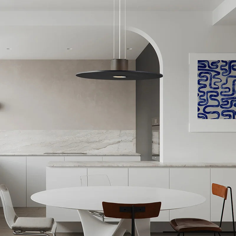 Minimalist adjustable height UFO LED pendant lamp - vue 3 sur 8