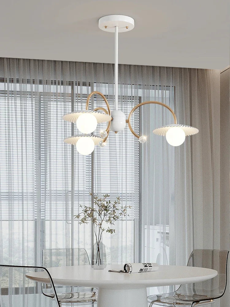 Modern glass chandelier for creative and artistic interior decoration - vue 4 sur 12
