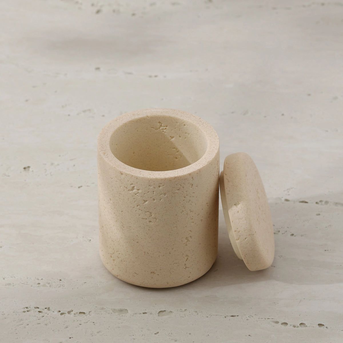 luxury disinfectant bottle and bathroom accessories - vue 7 sur 19