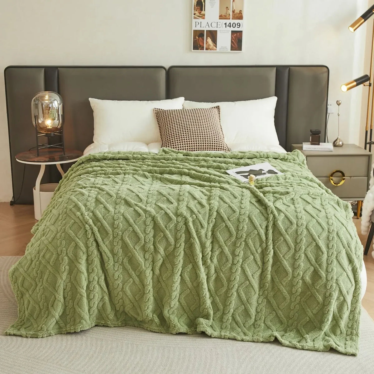 Soft warm fleece flannel throw for home, bedroom or sofa