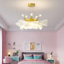 Modern crystal chandelier for a romantic and cosy decor
