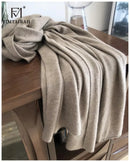 Elegant knitted cashmere scarf with fringes for winter
