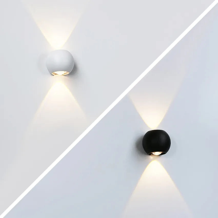 Waterproof outdoor round wall light