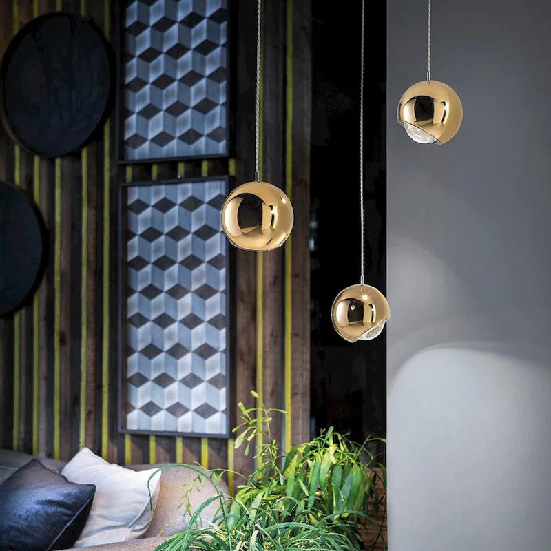 Rotating gold chrome LED pendant light ideal for bar, restaurant or café - vue 3 sur 6