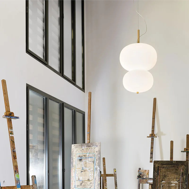 Designer glass pendant light for a modern and elegant interior - vue 4 sur 12