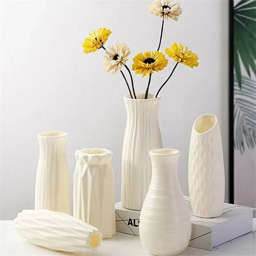 Nordic plastic vase for modern decorative flowers - vue 2 sur 12