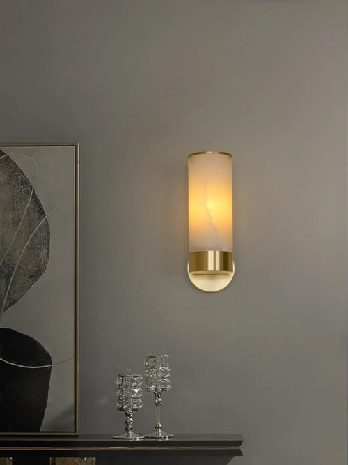 Modern minimalist LED wall light in natural marble - vue 4 sur 10