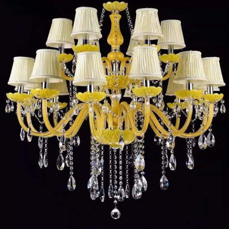 Elegant modern crystal chandelier for weddings - vue 4 sur 13