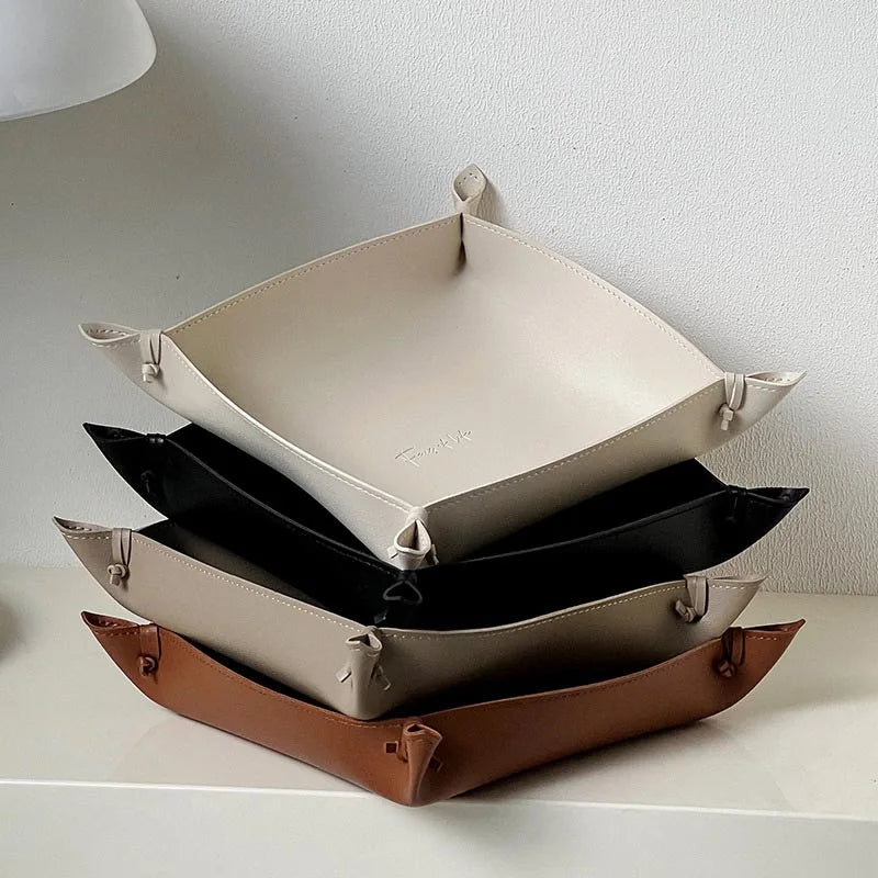 Leather storage tray for dice, jewellery and keys