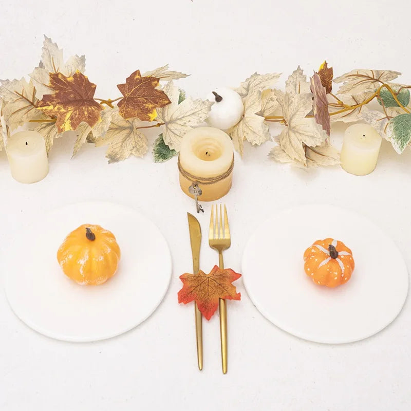 Autumn maple leaf decoration for thanksgiving - vue 3 sur 8