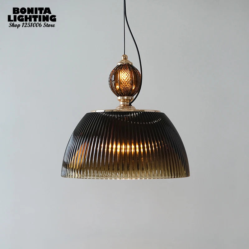 Sculpted glass pendant with retro style and modern vibe - vue 3 sur 8