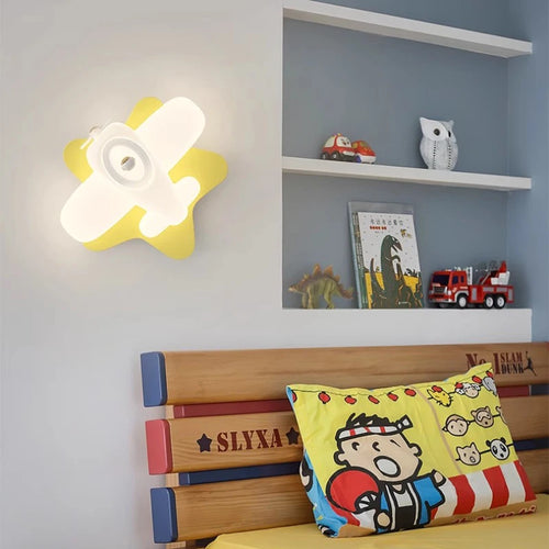 Helicopter wall light for a modern and cosy children's bedroom - vue 4 sur 16