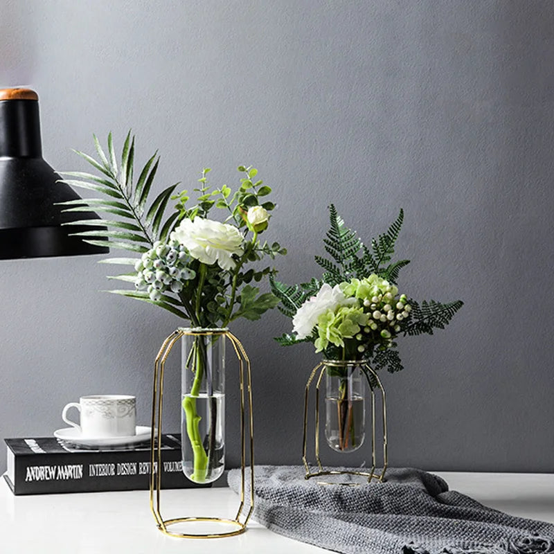 geometric wrought metal vase for modern decoration - vue 6 sur 8
