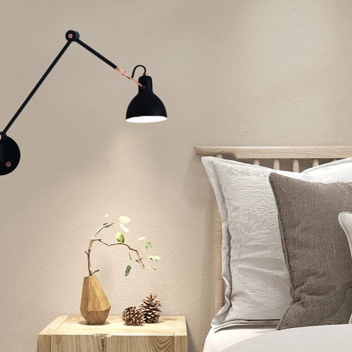 Vintage black and gold metal wall light for elegant interiors - vue 2 sur 7