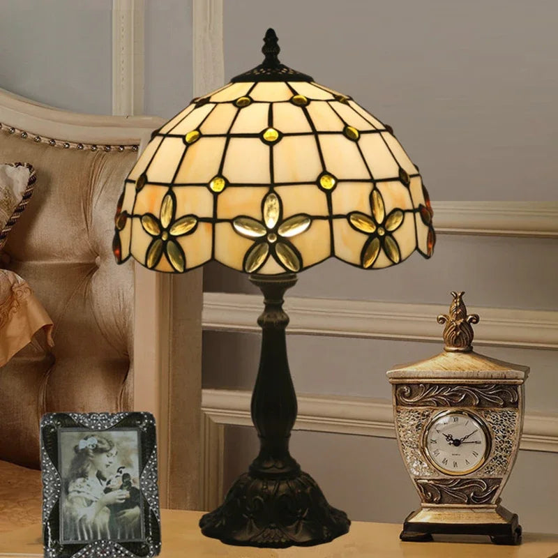 Decorative Mediterranean style stained glass bedside lamp - vue 3 sur 6