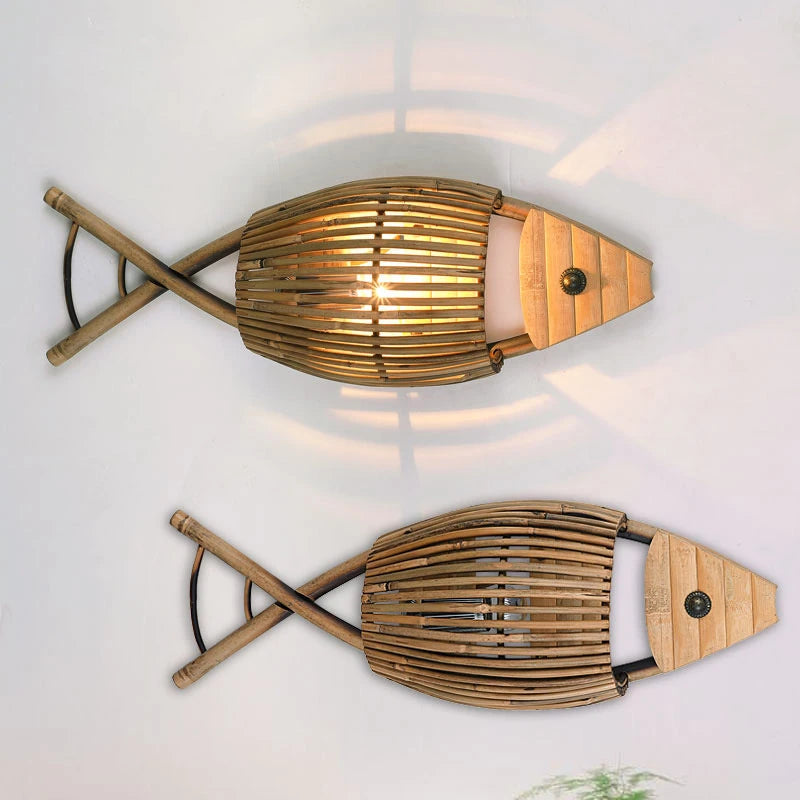 Retro decorative woven bamboo fish wall light for café and hotel - vue 3 sur 8