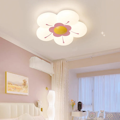 Romantic ceiling light for a little girl's warm and floral bedroom - vue 2 sur 16