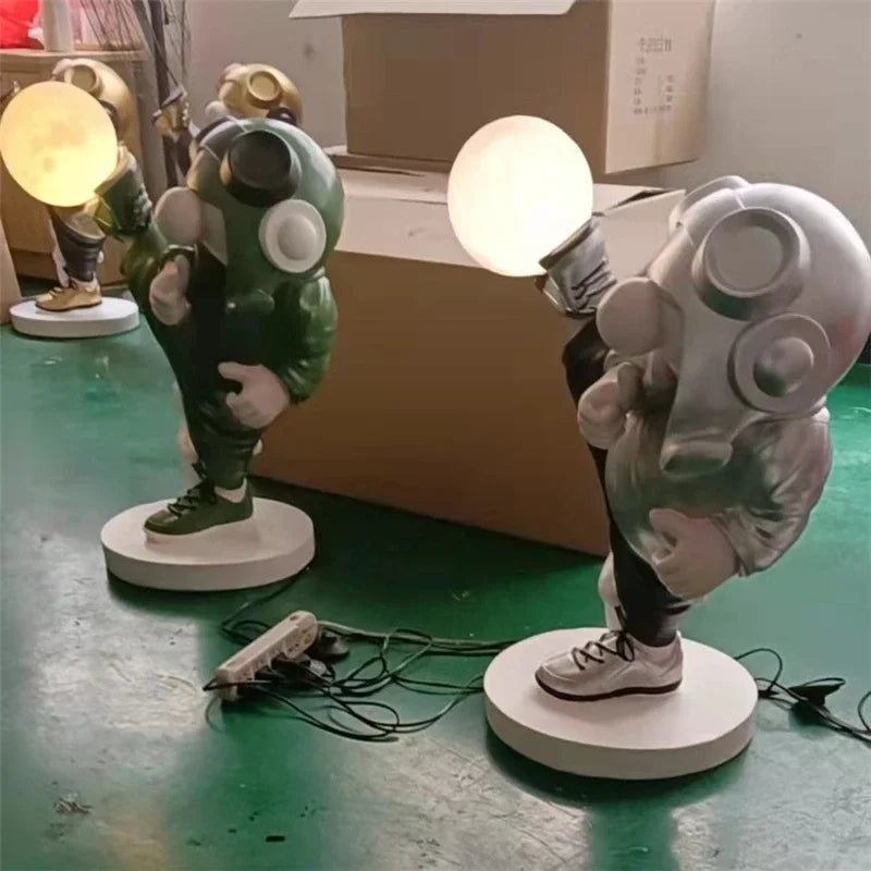 Modern astronaut desk lamp decorative resin sculpture - vue 5 sur 8