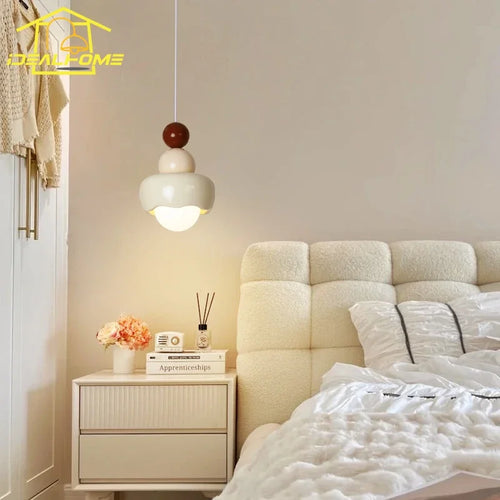Modern designer pendant light in resin and glass for children's interiors - vue 3 sur 9