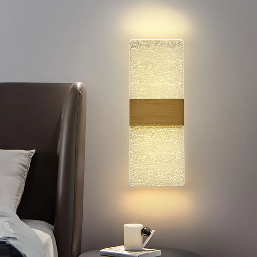 Nordic brushed gold acrylic LED wall light for interior decoration - vue 4 sur 23