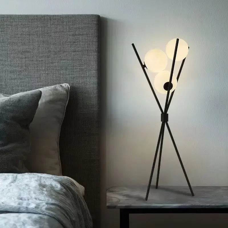 LED floor lamp with glass moon ball - vue 3 sur 9