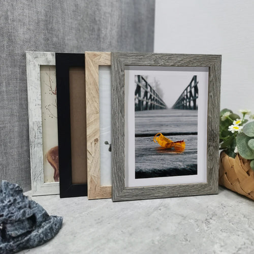 Retro wooden photo frame for desktop decor - vue 3 sur 10